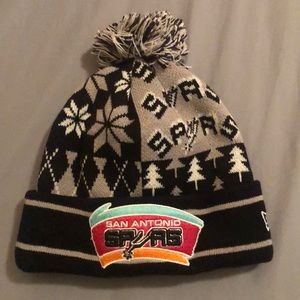 New Era San Antonio Spurs Pom Beanie